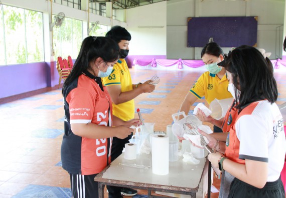 ภาพกิจกรรม  คณะวิทยาศาสตร์และเทคโนโลยี จัดกิจกรรมการอบรมเชิงปฏิบัติการนักวิทยาศาสตร์รุ่นเยาว์ ให้กับนักเรียนและคณะครูโรงเรียนอนุบาลปางมะค่า