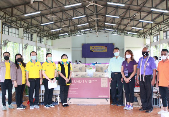 ภาพกิจกรรม  คณะวิทยาศาสตร์และเทคโนโลยี บริจาคอุปกรณ์การเรียนการสอน ให้กับ โรงเรียนอนุบาลปางมะค่าที่ประสบอัคคีภัย