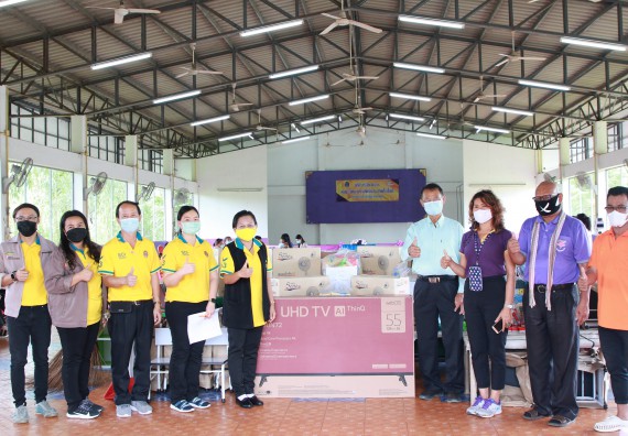 ภาพกิจกรรม  คณะวิทยาศาสตร์และเทคโนโลยี บริจาคอุปกรณ์การเรียนการสอน ให้กับ โรงเรียนอนุบาลปางมะค่าที่ประสบอัคคีภัย