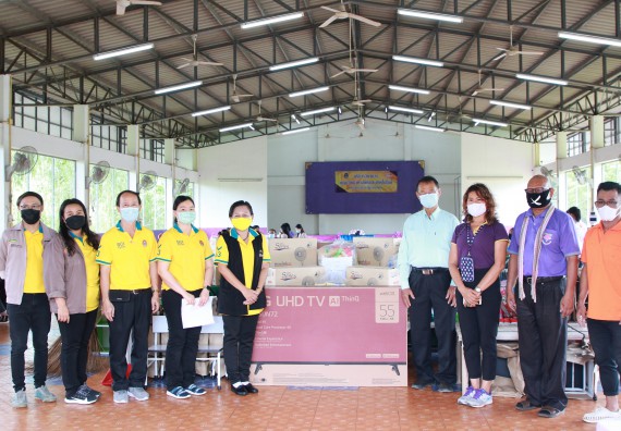 ภาพกิจกรรม  คณะวิทยาศาสตร์และเทคโนโลยี บริจาคอุปกรณ์การเรียนการสอน ให้กับ โรงเรียนอนุบาลปางมะค่าที่ประสบอัคคีภัย