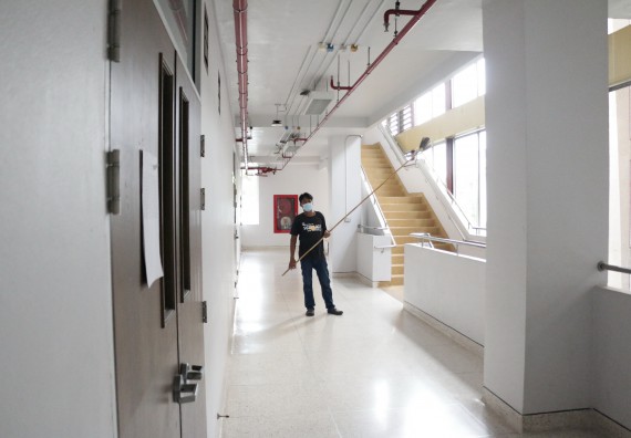 ภาพกิจกรรม คณะวิทยาศาสตร์และเทคโนโลยี เข้าร่วมกิจกรรมจิตอาสา Big Cleaning Day