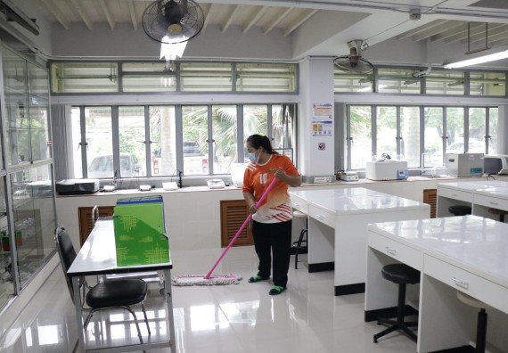 ภาพกิจกรรม คณะวิทยาศาสตร์และเทคโนโลยี เข้าร่วมกิจกรรมจิตอาสา Big Cleaning Day