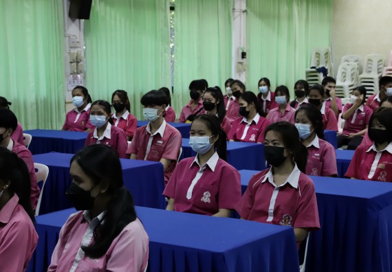 ภาพกิจกรรม คณะวิทยาศาสตร์และเทคโนโลยี จัดค่ายวิทยาศาสตร์สัญจรโรงเรียนนาบ่อคำวิทยาคม