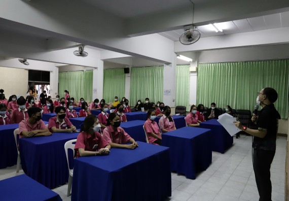 ภาพกิจกรรม คณะวิทยาศาสตร์และเทคโนโลยี จัดค่ายวิทยาศาสตร์สัญจรโรงเรียนนาบ่อคำวิทยาคม