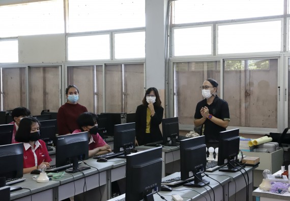 ภาพกิจกรรม คณะวิทยาศาสตร์และเทคโนโลยี จัดค่ายวิทยาศาสตร์สัญจรโรงเรียนนาบ่อคำวิทยาคม