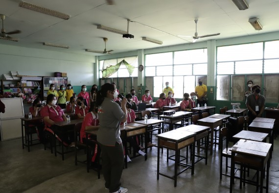 ภาพกิจกรรม คณะวิทยาศาสตร์และเทคโนโลยี จัดค่ายวิทยาศาสตร์สัญจรโรงเรียนนาบ่อคำวิทยาคม