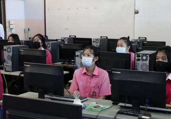 ภาพกิจกรรม คณะวิทยาศาสตร์และเทคโนโลยี จัดค่ายวิทยาศาสตร์สัญจรโรงเรียนนาบ่อคำวิทยาคม