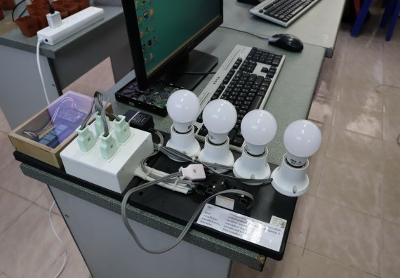 ภาพกิจกรรม คณะวิทยาศาสตร์และเทคโนโลยี จัดค่ายวิทยาศาสตร์สัญจรโรงเรียนนาบ่อคำวิทยาคม