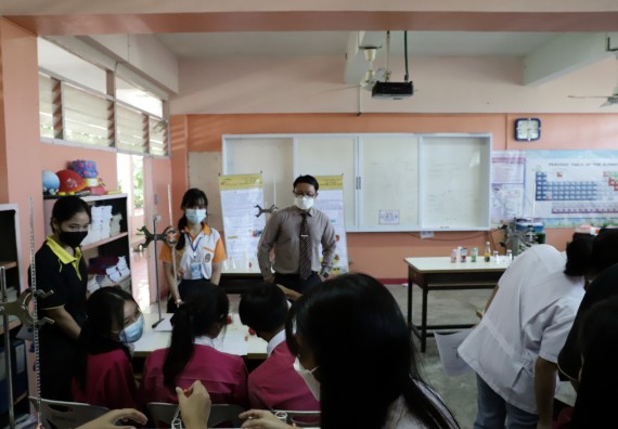 ภาพกิจกรรม คณะวิทยาศาสตร์และเทคโนโลยี จัดค่ายวิทยาศาสตร์สัญจรโรงเรียนนาบ่อคำวิทยาคม