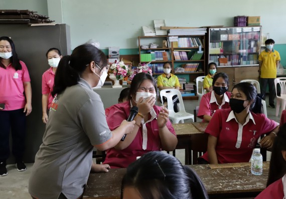 ภาพกิจกรรม คณะวิทยาศาสตร์และเทคโนโลยี จัดค่ายวิทยาศาสตร์สัญจรโรงเรียนนาบ่อคำวิทยาคม