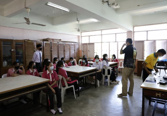 ภาพกิจกรรม คณะวิทยาศาสตร์และเทคโนโลยี จัดค่ายวิทยาศาสตร์สัญจรโรงเรียนนาบ่อคำวิทยาคม