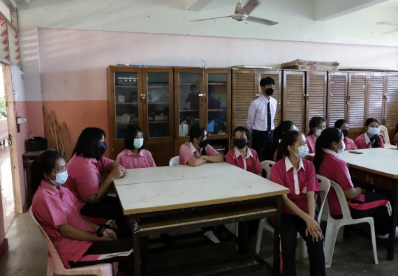 ภาพกิจกรรม คณะวิทยาศาสตร์และเทคโนโลยี จัดค่ายวิทยาศาสตร์สัญจรโรงเรียนนาบ่อคำวิทยาคม