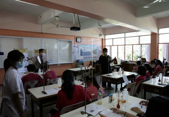 ภาพกิจกรรม คณะวิทยาศาสตร์และเทคโนโลยี จัดค่ายวิทยาศาสตร์สัญจรโรงเรียนนาบ่อคำวิทยาคม