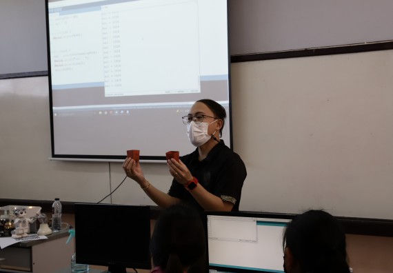 ภาพกิจกรรม คณะวิทยาศาสตร์และเทคโนโลยี จัดค่ายวิทยาศาสตร์สัญจรโรงเรียนนาบ่อคำวิทยาคม