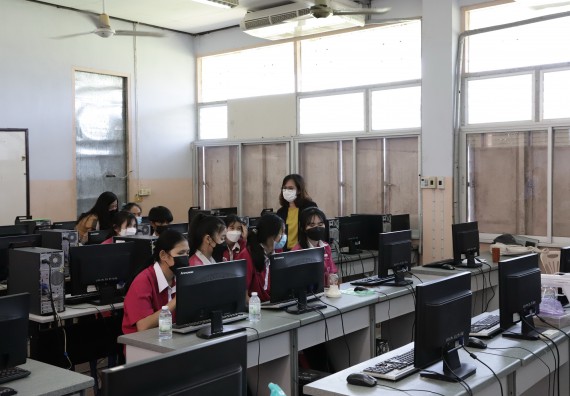 ภาพกิจกรรม คณะวิทยาศาสตร์และเทคโนโลยี จัดค่ายวิทยาศาสตร์สัญจรโรงเรียนนาบ่อคำวิทยาคม