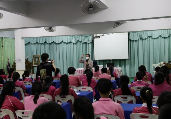 ภาพกิจกรรม คณะวิทยาศาสตร์และเทคโนโลยี จัดค่ายวิทยาศาสตร์สัญจรโรงเรียนนาบ่อคำวิทยาคม