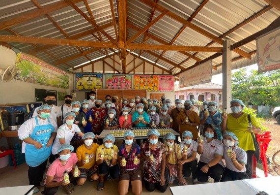 ภาพกิจกรรม  โครงการ 1 ตำบล 1 มหาวิทยาลัย ตำบลคุยบ้านโอง จัดกิจกรรมภายใต้โครงการส่งเสริมและพัฒนาฝีมือแรงงานชุมชน และยกระดับคุณภาพชีวิตและเศรษฐกิจชุมชน การนําเทคโนโลยีและสื่อออนไลน์