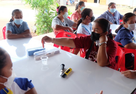 ภาพกิจกรรม  โครงการ 1 ตำบล 1 มหาวิทยาลัย ตำบลคุยบ้านโอง จัดกิจกรรมภายใต้โครงการส่งเสริมและพัฒนาฝีมือแรงงานชุมชน และยกระดับคุณภาพชีวิตและเศรษฐกิจชุมชน การนําเทคโนโลยีและสื่อออนไลน์