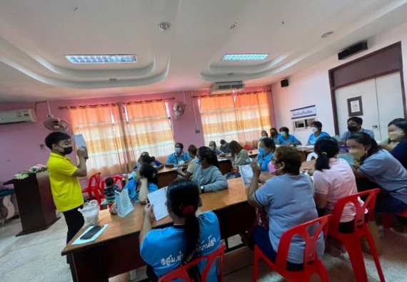 ภาพกิจกรรม  โครงการ 1 ตำบล 1 มหาวิทยาลัย ตำบลคุยบ้านโอง จัดกิจกรรมการฝึกปฏิบัติการดูแลผู้สูงอายุและผู้ด้อยโอกาส ตามโครงการยกระดับเศรษฐกิจและสังคมรายตําบลแบบบูรณาการ