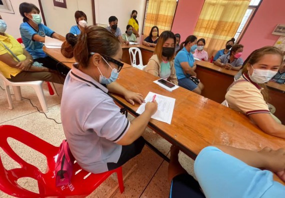 ภาพกิจกรรม  โครงการ 1 ตำบล 1 มหาวิทยาลัย ตำบลคุยบ้านโอง จัดกิจกรรมการฝึกปฏิบัติการดูแลผู้สูงอายุและผู้ด้อยโอกาส ตามโครงการยกระดับเศรษฐกิจและสังคมรายตําบลแบบบูรณาการ