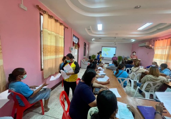 ภาพกิจกรรม  โครงการ 1 ตำบล 1 มหาวิทยาลัย ตำบลคุยบ้านโอง จัดกิจกรรมการฝึกปฏิบัติการดูแลผู้สูงอายุและผู้ด้อยโอกาส ตามโครงการยกระดับเศรษฐกิจและสังคมรายตําบลแบบบูรณาการ