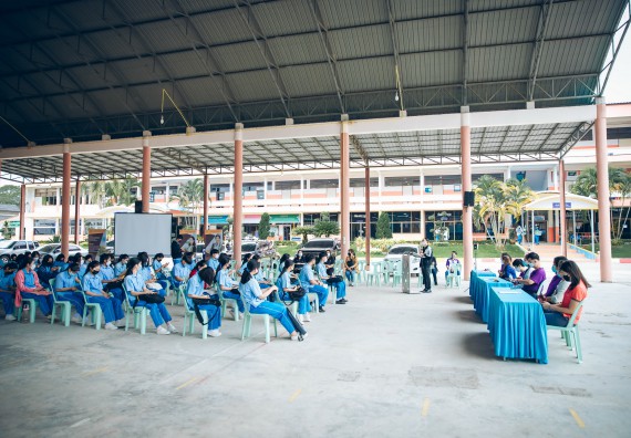 ภาพกิจกรรม  คณะวิทยาศาสตร์และเทคโนโลยี จัดค่ายวิทยาศาสตร์สัญจรโรงเรียนคลองลานวิทยา