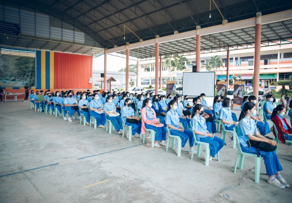 ภาพกิจกรรม  คณะวิทยาศาสตร์และเทคโนโลยี จัดค่ายวิทยาศาสตร์สัญจรโรงเรียนคลองลานวิทยา