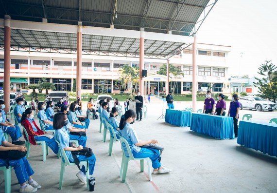 ภาพกิจกรรม  คณะวิทยาศาสตร์และเทคโนโลยี จัดค่ายวิทยาศาสตร์สัญจรโรงเรียนคลองลานวิทยา