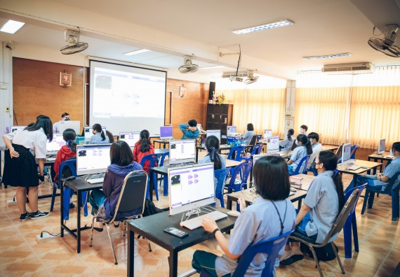 ภาพกิจกรรม  คณะวิทยาศาสตร์และเทคโนโลยี จัดค่ายวิทยาศาสตร์สัญจรโรงเรียนคลองลานวิทยา