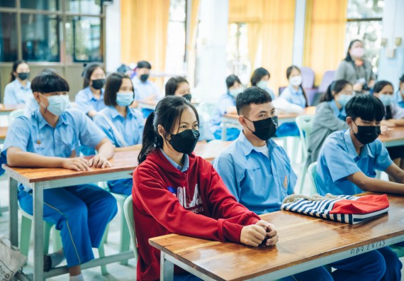 ภาพกิจกรรม  คณะวิทยาศาสตร์และเทคโนโลยี จัดค่ายวิทยาศาสตร์สัญจรโรงเรียนคลองลานวิทยา