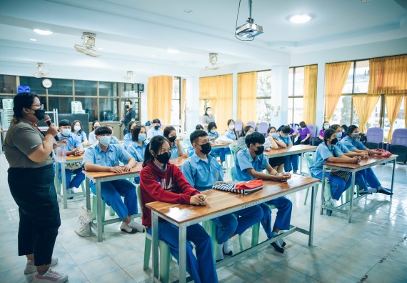 ภาพกิจกรรม  คณะวิทยาศาสตร์และเทคโนโลยี จัดค่ายวิทยาศาสตร์สัญจรโรงเรียนคลองลานวิทยา