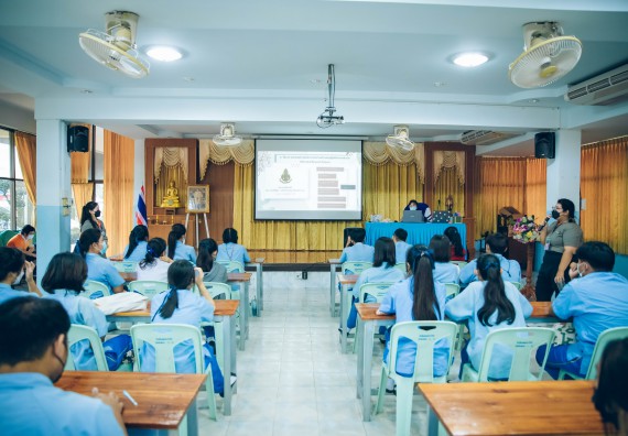 ภาพกิจกรรม  คณะวิทยาศาสตร์และเทคโนโลยี จัดค่ายวิทยาศาสตร์สัญจรโรงเรียนคลองลานวิทยา