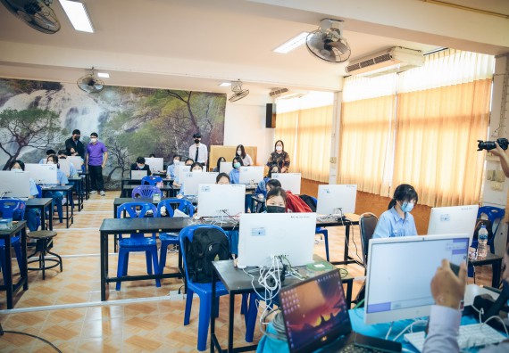 ภาพกิจกรรม  คณะวิทยาศาสตร์และเทคโนโลยี จัดค่ายวิทยาศาสตร์สัญจรโรงเรียนคลองลานวิทยา