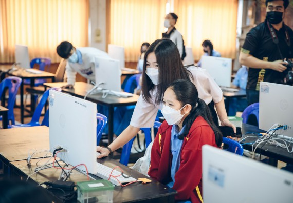 ภาพกิจกรรม  คณะวิทยาศาสตร์และเทคโนโลยี จัดค่ายวิทยาศาสตร์สัญจรโรงเรียนคลองลานวิทยา