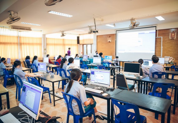 ภาพกิจกรรม  คณะวิทยาศาสตร์และเทคโนโลยี จัดค่ายวิทยาศาสตร์สัญจรโรงเรียนคลองลานวิทยา