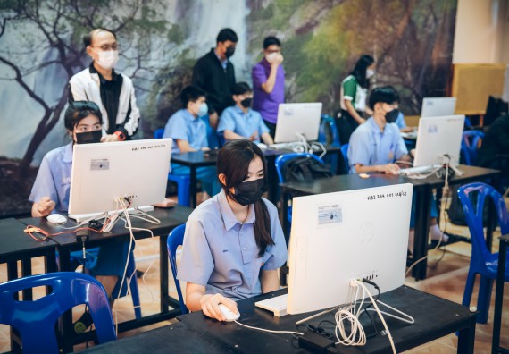 ภาพกิจกรรม  คณะวิทยาศาสตร์และเทคโนโลยี จัดค่ายวิทยาศาสตร์สัญจรโรงเรียนคลองลานวิทยา