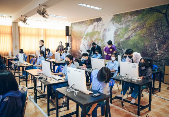 ภาพกิจกรรม  คณะวิทยาศาสตร์และเทคโนโลยี จัดค่ายวิทยาศาสตร์สัญจรโรงเรียนคลองลานวิทยา