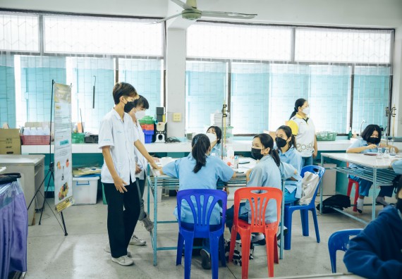 ภาพกิจกรรม  คณะวิทยาศาสตร์และเทคโนโลยี จัดค่ายวิทยาศาสตร์สัญจรโรงเรียนคลองลานวิทยา