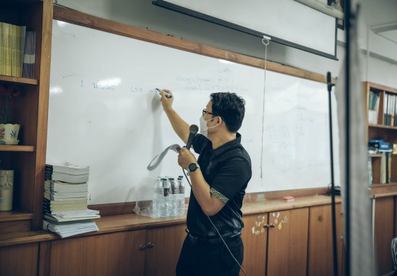 ภาพกิจกรรม  คณะวิทยาศาสตร์และเทคโนโลยี จัดค่ายวิทยาศาสตร์สัญจรโรงเรียนคลองลานวิทยา