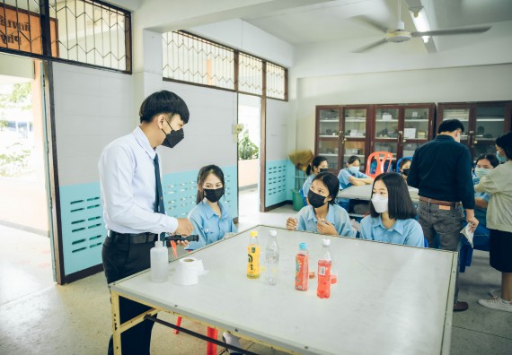 ภาพกิจกรรม  คณะวิทยาศาสตร์และเทคโนโลยี จัดค่ายวิทยาศาสตร์สัญจรโรงเรียนคลองลานวิทยา