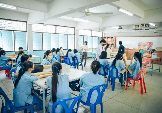 ภาพกิจกรรม  คณะวิทยาศาสตร์และเทคโนโลยี จัดค่ายวิทยาศาสตร์สัญจรโรงเรียนคลองลานวิทยา
