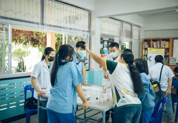 ภาพกิจกรรม  คณะวิทยาศาสตร์และเทคโนโลยี จัดค่ายวิทยาศาสตร์สัญจรโรงเรียนคลองลานวิทยา