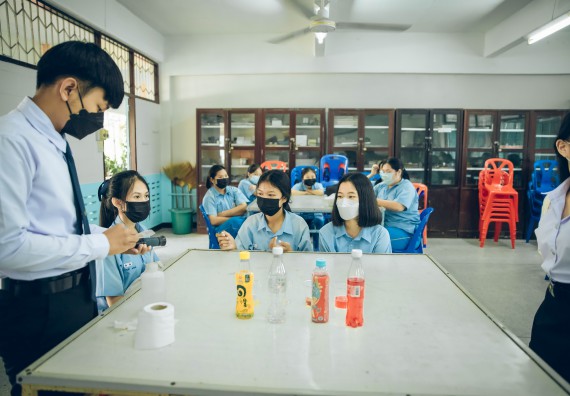 ภาพกิจกรรม  คณะวิทยาศาสตร์และเทคโนโลยี จัดค่ายวิทยาศาสตร์สัญจรโรงเรียนคลองลานวิทยา