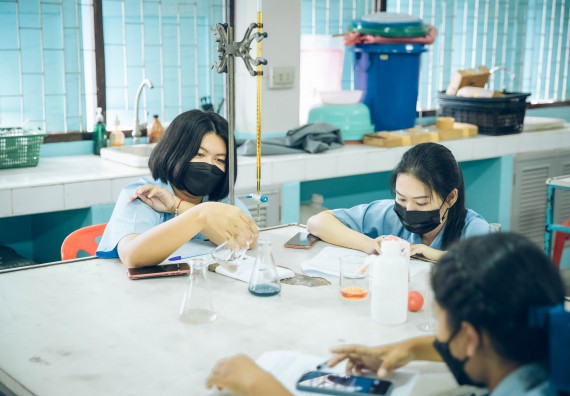 ภาพกิจกรรม  คณะวิทยาศาสตร์และเทคโนโลยี จัดค่ายวิทยาศาสตร์สัญจรโรงเรียนคลองลานวิทยา