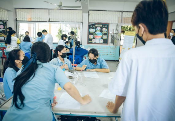 ภาพกิจกรรม  คณะวิทยาศาสตร์และเทคโนโลยี จัดค่ายวิทยาศาสตร์สัญจรโรงเรียนคลองลานวิทยา