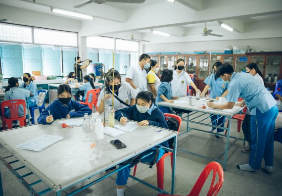 ภาพกิจกรรม  คณะวิทยาศาสตร์และเทคโนโลยี จัดค่ายวิทยาศาสตร์สัญจรโรงเรียนคลองลานวิทยา