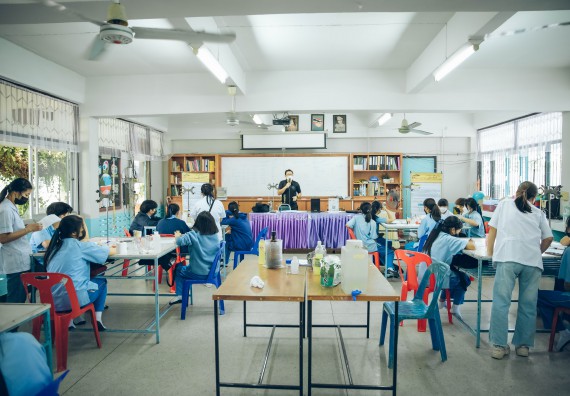 ภาพกิจกรรม  คณะวิทยาศาสตร์และเทคโนโลยี จัดค่ายวิทยาศาสตร์สัญจรโรงเรียนคลองลานวิทยา