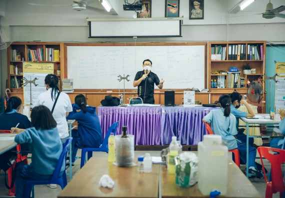 ภาพกิจกรรม  คณะวิทยาศาสตร์และเทคโนโลยี จัดค่ายวิทยาศาสตร์สัญจรโรงเรียนคลองลานวิทยา