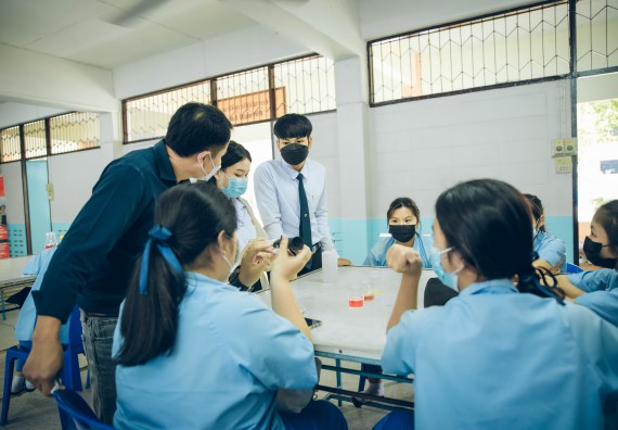 ภาพกิจกรรม  คณะวิทยาศาสตร์และเทคโนโลยี จัดค่ายวิทยาศาสตร์สัญจรโรงเรียนคลองลานวิทยา