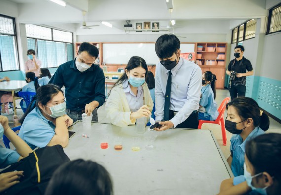 ภาพกิจกรรม  คณะวิทยาศาสตร์และเทคโนโลยี จัดค่ายวิทยาศาสตร์สัญจรโรงเรียนคลองลานวิทยา